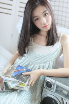 四个女大学生按摩
